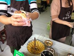 夹牛肉凉粉-小陈方酥锅盔(古城总店)