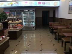 -红宝石·鲜奶小方·海派西点房(南丹店)