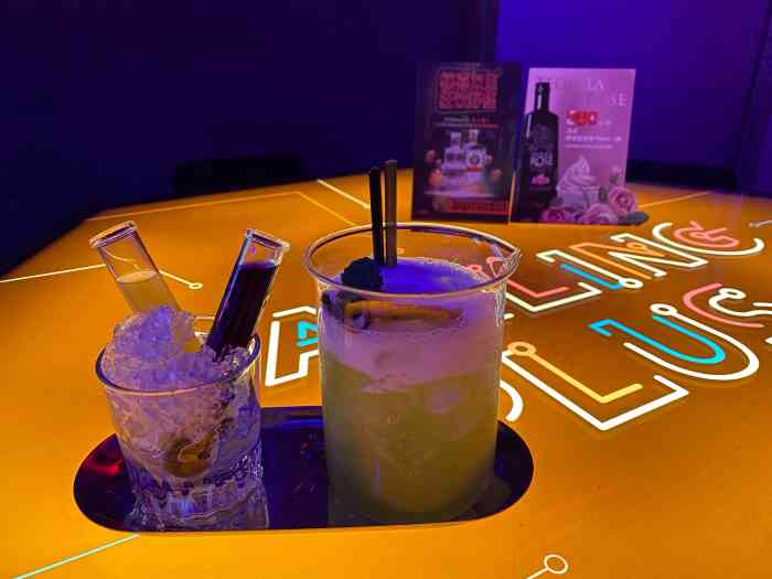 darling plus(北京路店)-"酒吧不好找,在一个二层的楼道里,一层是个.