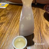 坐上了最后一个两人位，门口已经很多人在等待啦