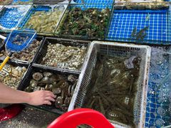 -霞涌市场海鲜摆卖区
