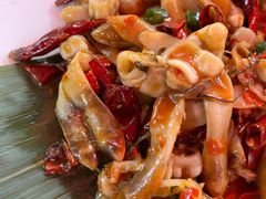 爆炒小蛏子-琼大师东方烤乳猪(亚特兰蒂斯店)