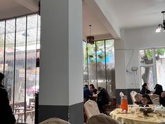 -茅屋大酒店