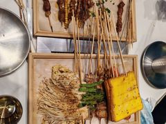 -山野的朋友露营炭火烤肉