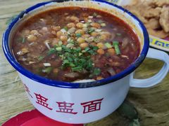 金牌杂酱酸辣粉-胖胖板凳面