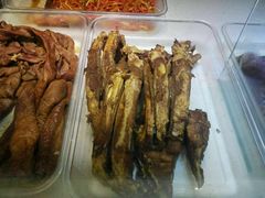 -老鼎万春卤菜(鹭湖宫8区店)