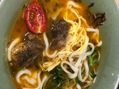 手切酸菜牛腱子面-陳八两面家(滨江天街店)