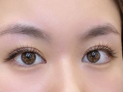 -花岐款式专研健康美甲沙龙