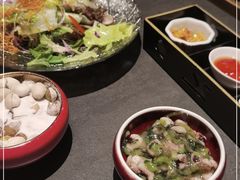 -铭牛烧肉·和牛海鲜自助(高新月牙湖店)