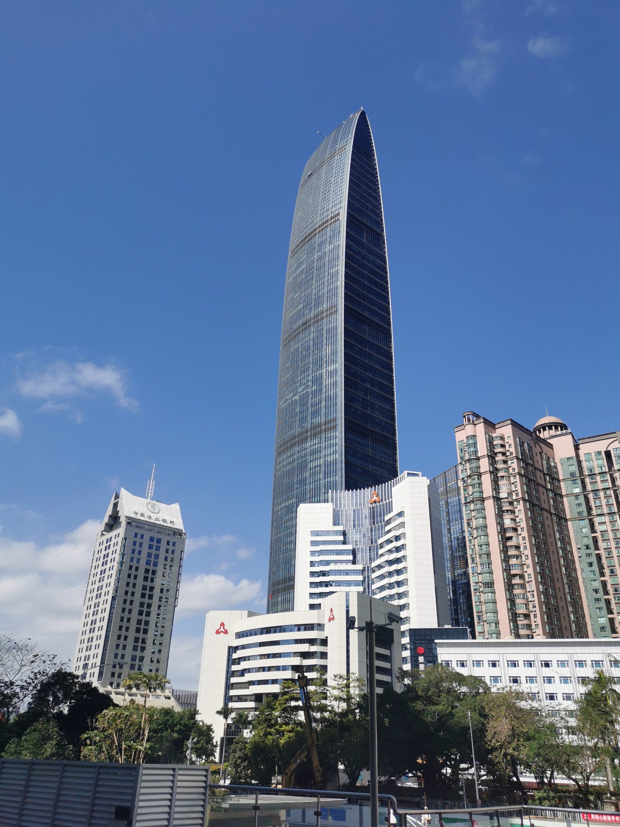 蓝天白云
看看京基一百&地王大厦
深圳书城