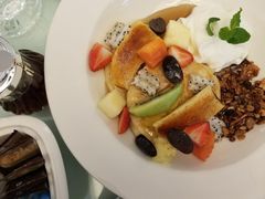 松饼配水果-Fern Forest Cafe