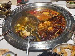-老房老舍重庆火锅(假日城市店)
