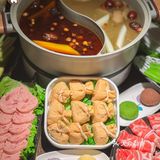 请问，星空🌃帐篷⛺️里吃一顿涮肉是什么感Jio ⁉️