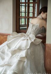 -艾米丽婚纱礼服
