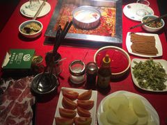 -二荆条·蜀鲜汇城市森林火锅