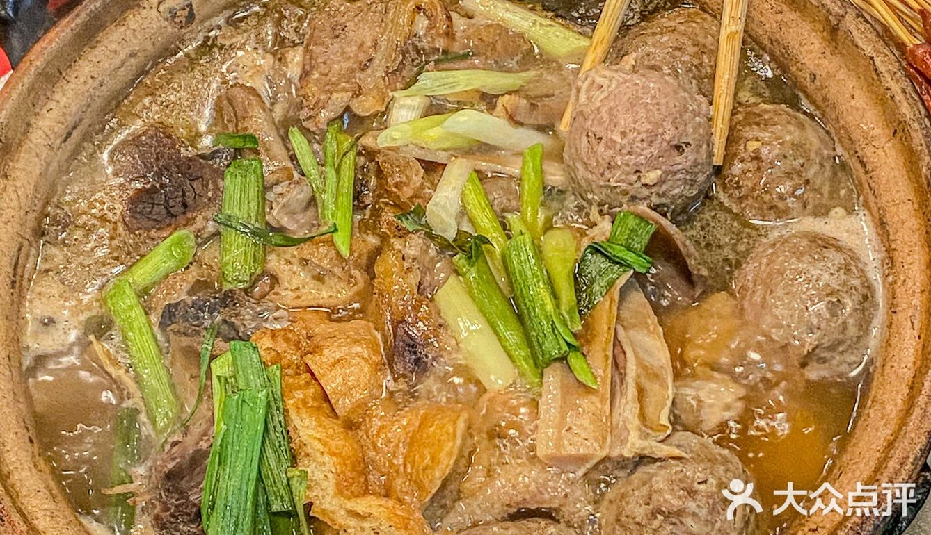 不夸张!杭州坠好吃的牛杂煲!座无虚席……