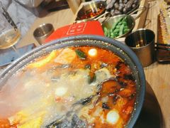 -三顾烤庐·烤鱼·烧烤·龙虾(奉贤店)