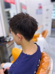 -豪斯塔美发连锁