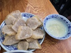 老北京炸灌肠-门框胡同百年卤煮(前门煤市街店)