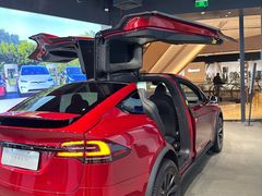 -TESLA 特斯拉(上海太古汇体验店)