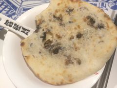梅菜干烧饼-江南韵·无锡太湖文化体验餐厅(凤凰天街店)