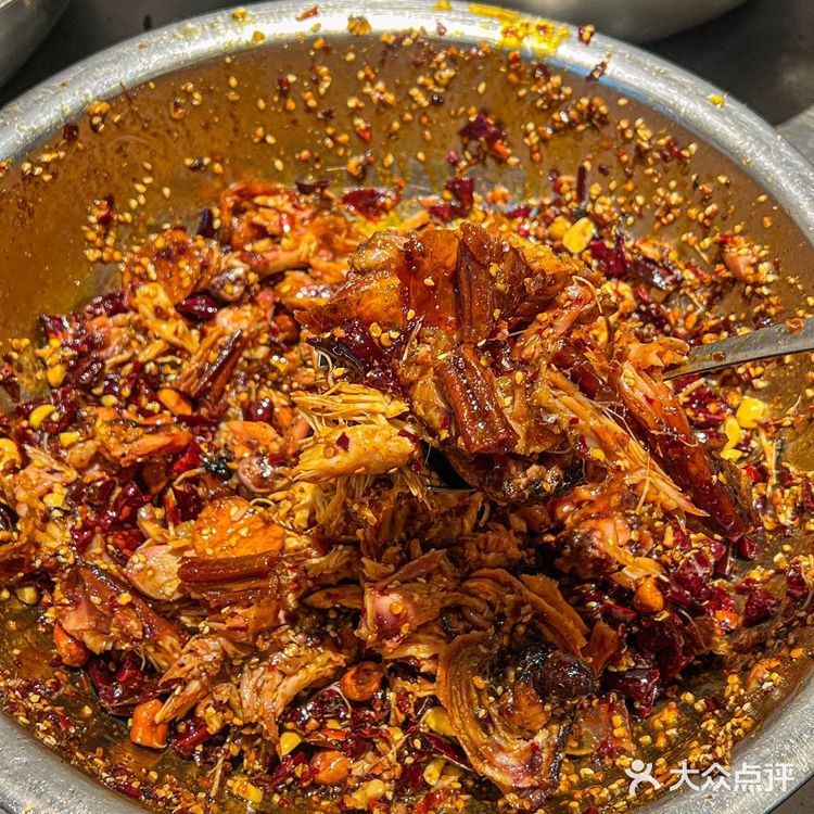 来重庆第一件事：直奔这家手撕兔！！！