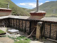 -比如骷髅墙景区