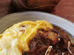 红烩牛肉蛋包饭-羽深肉铺 Steak & Wine