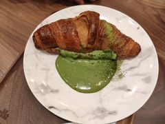 爆浆抹茶可颂-DECAMERON十日谈(卓悦汇店)