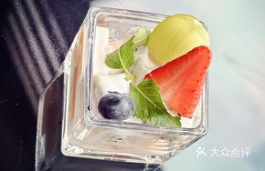 Yogurt Fruit Cup