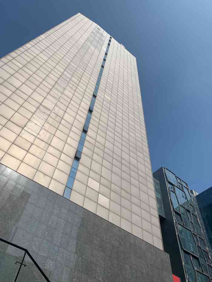 首城国际-c座-"如果你心情不好,不如就像窗外看看,心情会.