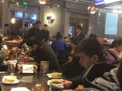 大堂-巴四老城区炭火蛙锅(张江店)