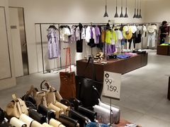 -URBAN REVIVO(七宝领展广场店)
