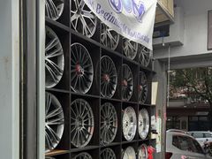 -爱车行 奥迪 奔驰 宝马 保时捷 路虎 专业 维修保养 原厂 奥迪改装升级 中心(静安店)