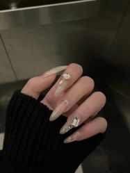 -UGIRL有个美甲