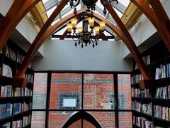 -钟书阁(松江泰晤士小镇店)