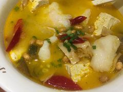 -渝是乎酸菜鱼(龙旗购物中心店)
