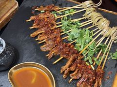 -何师烧烤·香辣蟹·川菜·30年老品牌(太古里旗舰店)