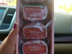 草莓半熟芝士蛋糕-好利来(山东路店)