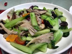 -吴记酱骨炖菜馆(西大直街店)