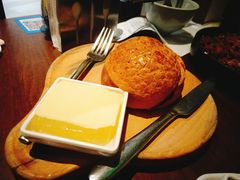 法国总统菠萝油-来龙里 精致 东南亚餐室(万象城店)