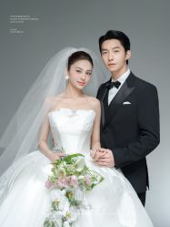 -雪中彩影婚纱摄影·微光艺术中心