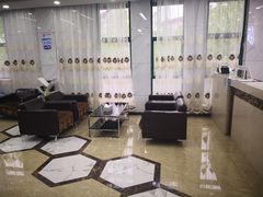 -茂菊口腔连锁(浦东南路店)