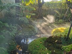 -Chom Cafe and Restaurant