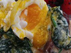 奶油菠菜火腿肉班尼迪克蛋-The Rug Cafe(王府中环店)