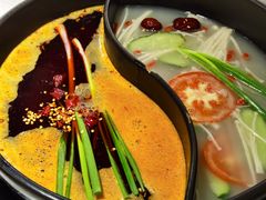 鸳鸯锅-钢管厂五区小郡肝串串香(奥克斯广场锦城万达店)