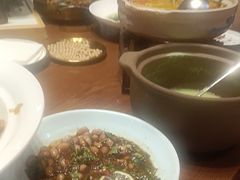 -老滇山寨•云南特色菜•地方菜•民族风情歌舞表演(金碧店)