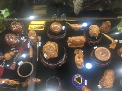 -灵彩珠宝(朗香街店)