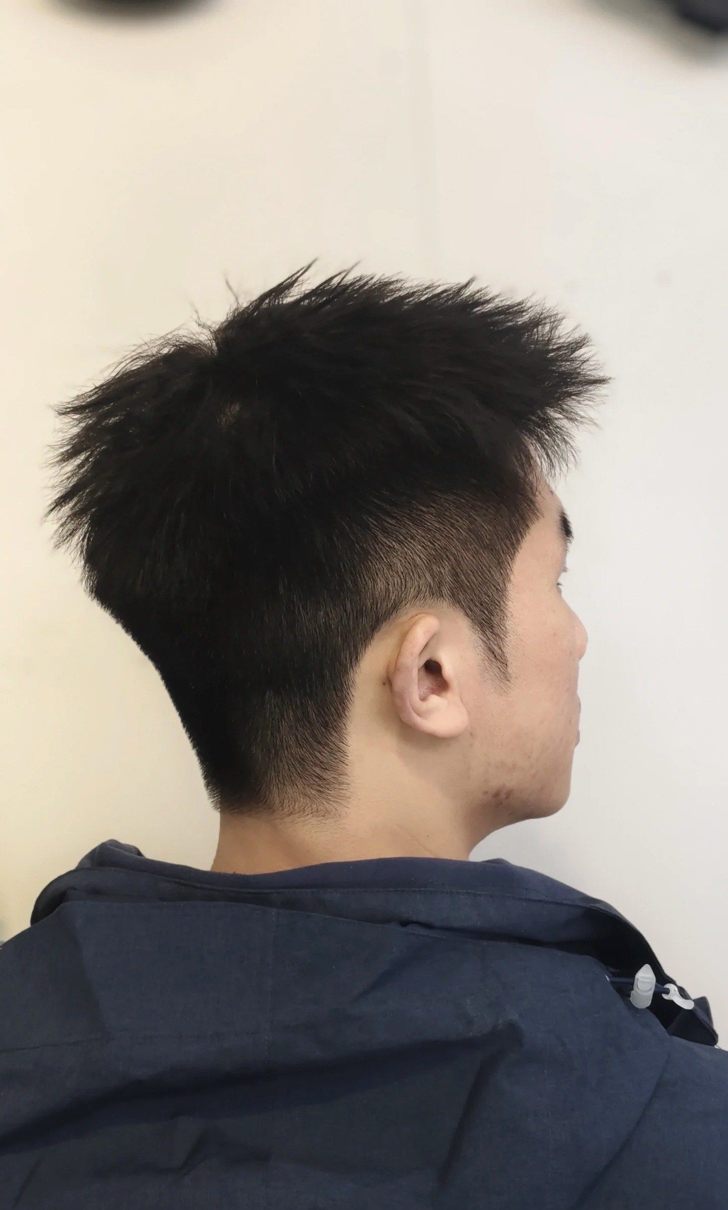 n美式街头风短前刺
这种发型会给