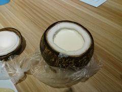 -志龙皇冠吃货椰子铺